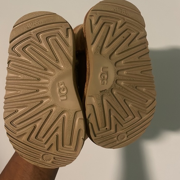 Chestnut Uggs - Picture 3 of 3